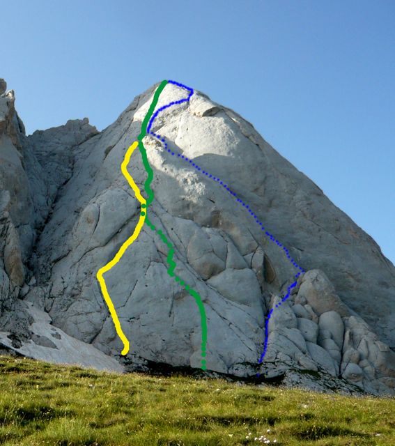 i tracciati di alcune delle vie della parete nord della Seconda Spalla del Corno Piccolo