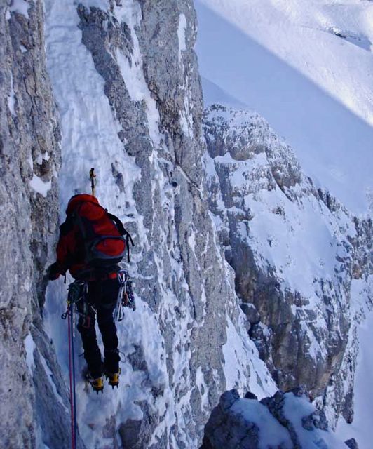 il ripidissimo canalino-rampa dopo il forcellino (foto Cristiano Iurisci)